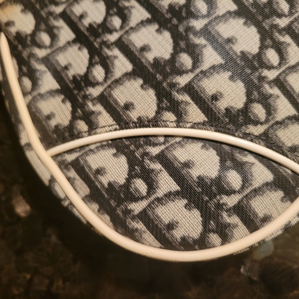 FLASH SALE!!💯Authentic Christian Dior, Mini Diorissimo Saddle Pochette - Picture 10 of 11